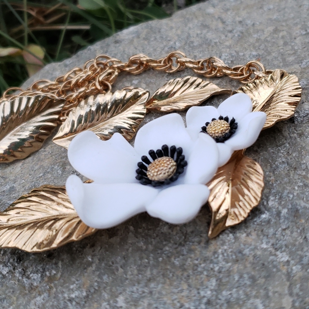Vtg Louis Feraud Lucite Flower Leaf Necklace - Picture 7 of 14